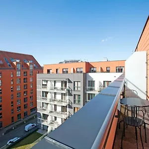 Marine With Balcony And Parking By Tyzenhauz Apartament