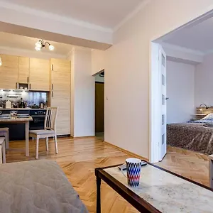 https://plac-konstytucji-4-centrum.warsawhotelspoland.com
