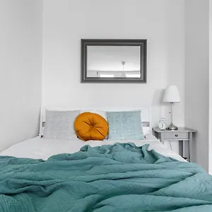 https://shortstaypoland-madaliskiego-b130.warsawhotelspoland.com